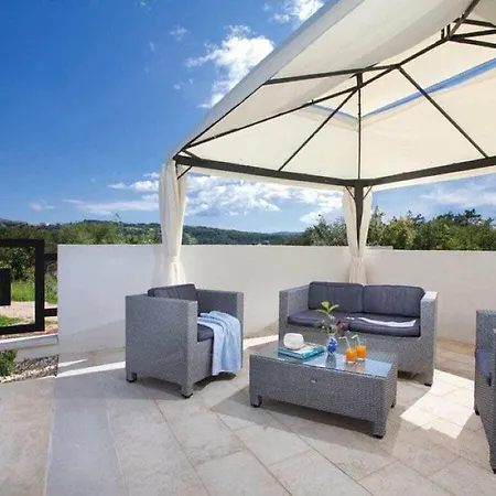 Sanchi Comfortable Holiday בית נופש